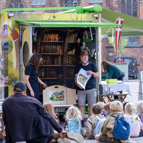 Børnearrangement ved bogbussen