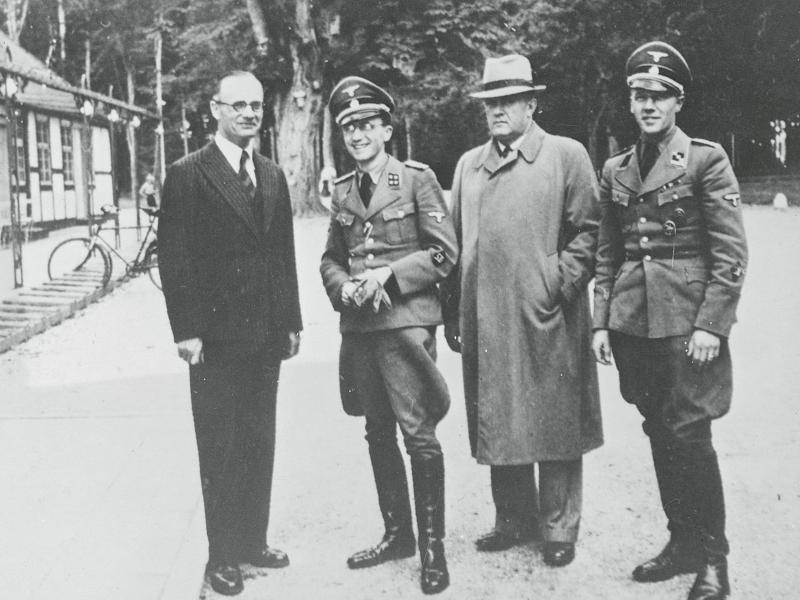Juristen Eberhard Freiherr Löw von und zu Steinfurth med andre