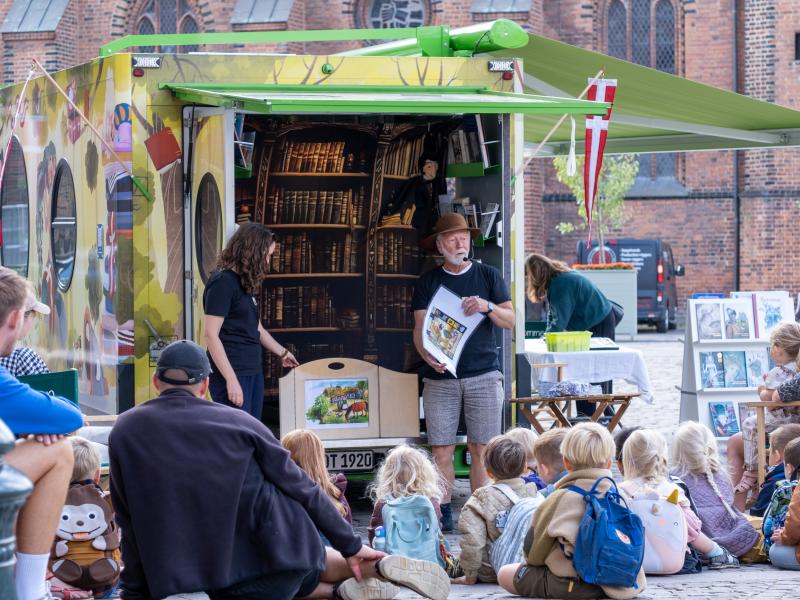 Børnearrangement ved bogbussen